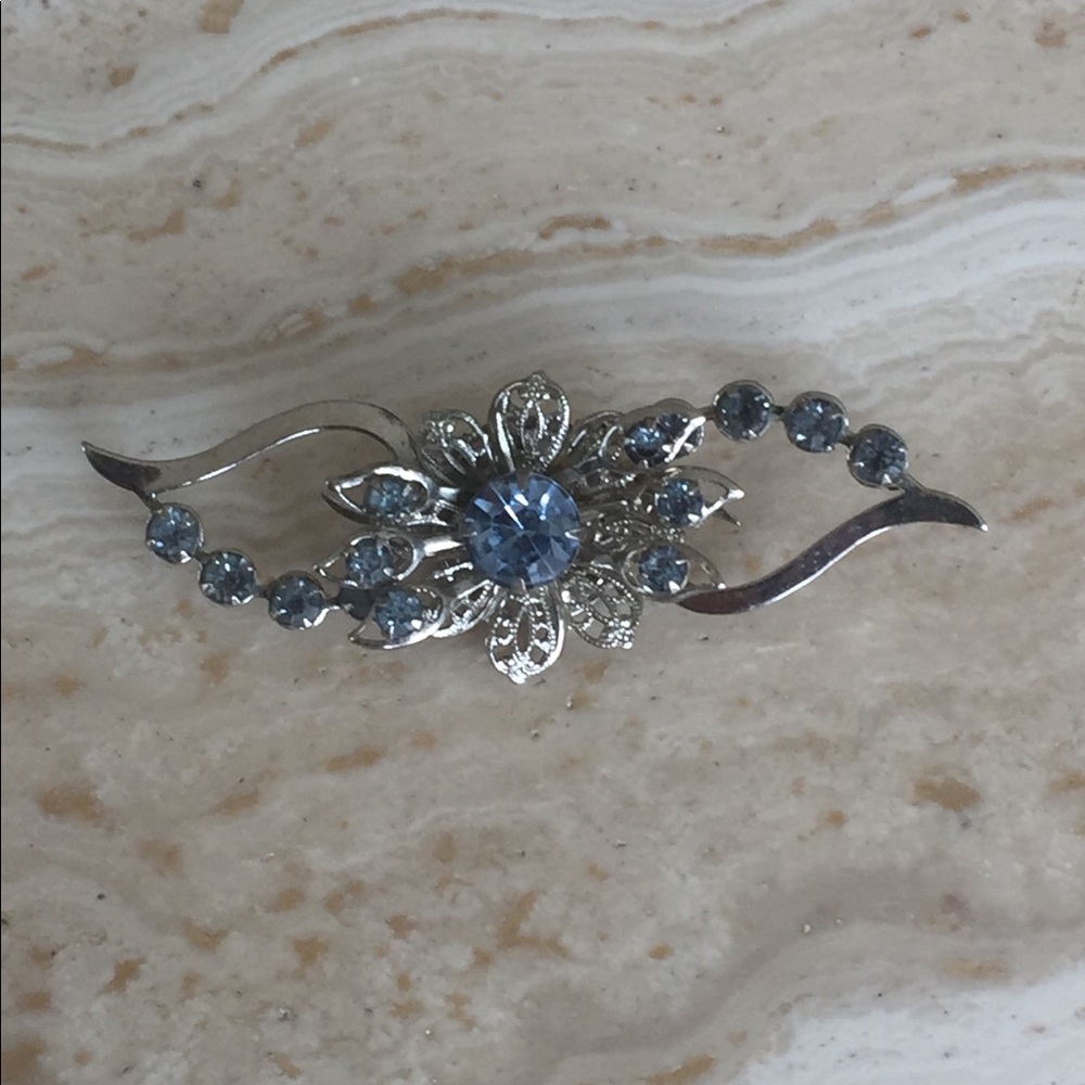 Vintage aqua glass stone and silver tone brooch.